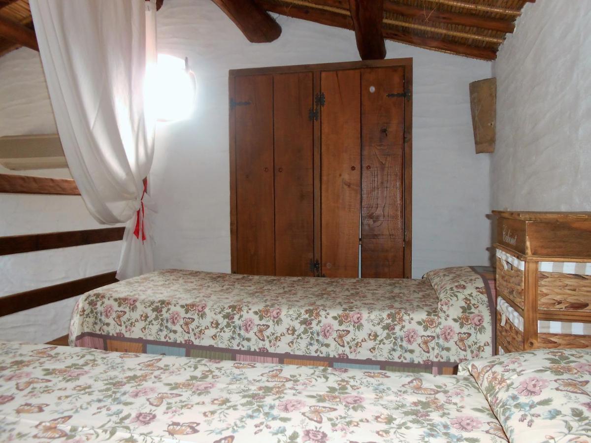 Domus Antiga Appartamenti San Giovanni Suergiu Bagian luar foto